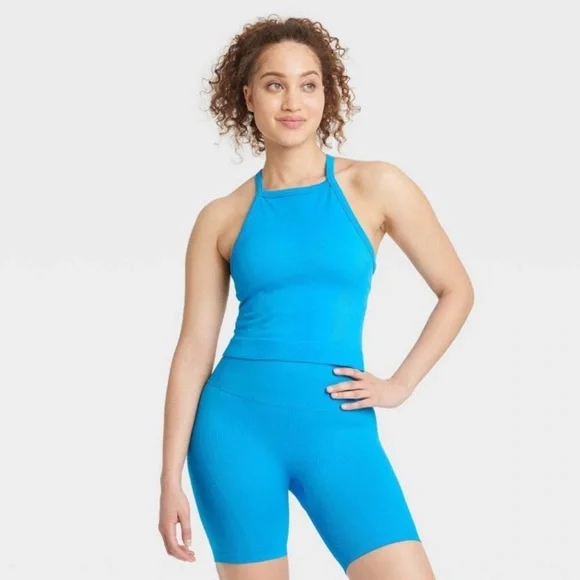 NWT ALL IN MOTION WOVEN SHORTS & Cropped Tank Workout Sport Set - Picture 5 of 7